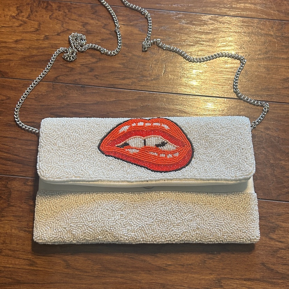 Oh So Flirtatious Beaded Lip Clutch like new!!